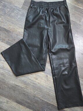 NWT Pant Zhuri Black Faux-Leather Straight Leg Pants - Sz Med by Crescent